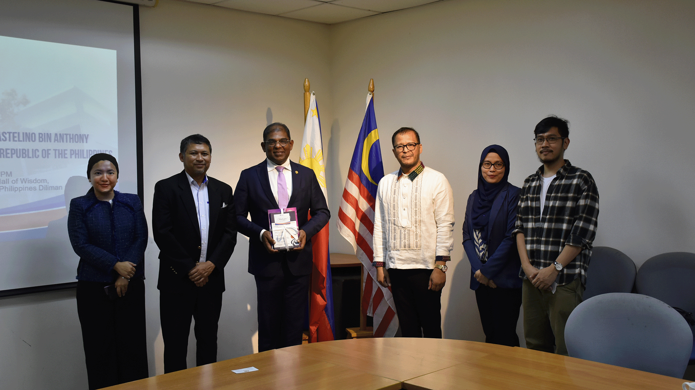 Malaysian Ambassador to PH Visits the UP Asian Center 