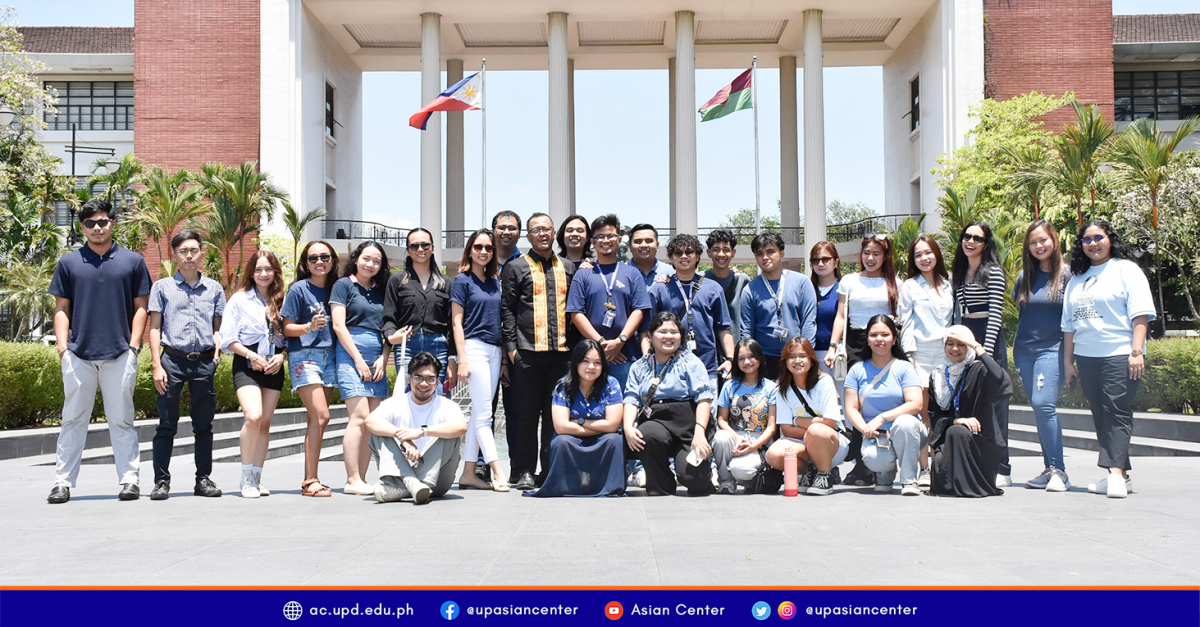 ADZU Students visit UP Asian Center